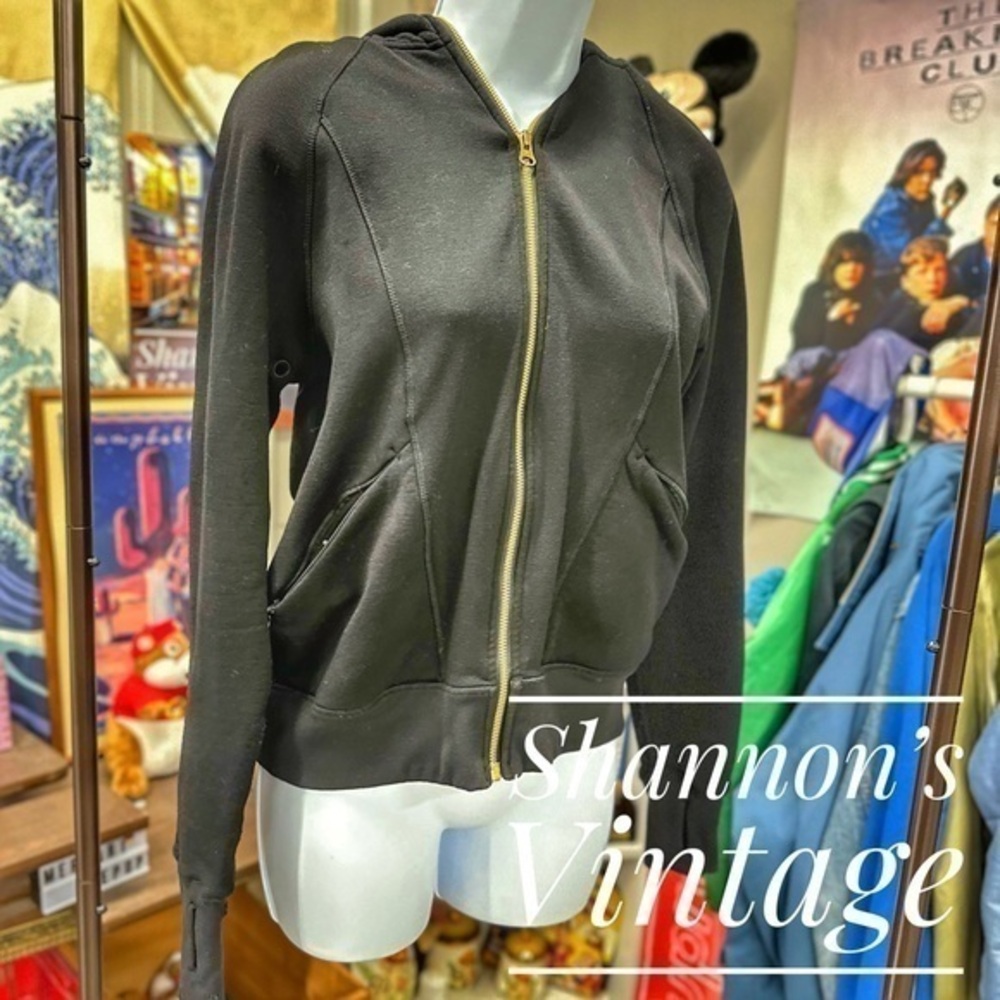 Lululemon full zip sz 8 hoodie with thumb holes A37